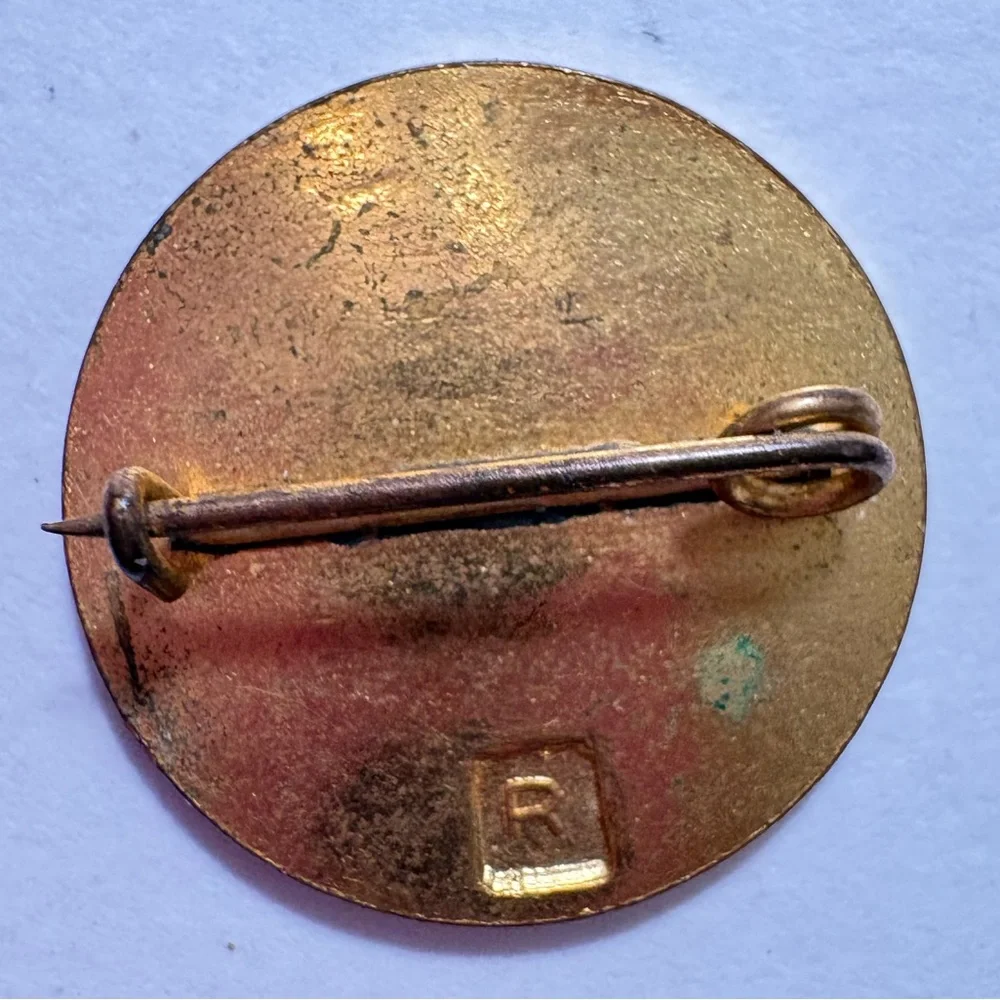 Vintage Boy/Girl Scout blue and gold tone metal badge pin Brooch